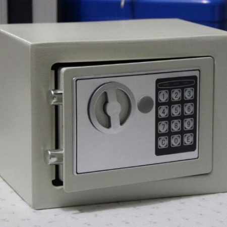 Tresor mit digitalem Codeschloss